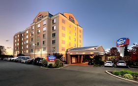 Fairfield Inn & Suites Woodbridge Avenel Nj